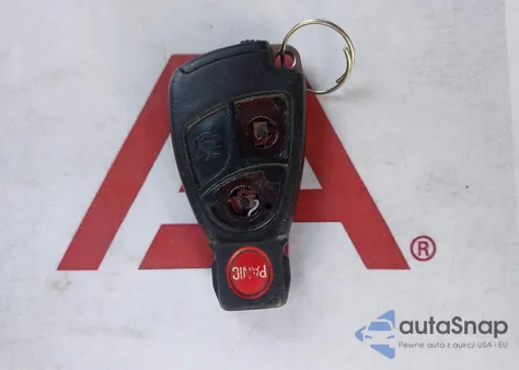 2002 Mercedes-Benz Clk 320 из США, поврежденный, VIN WDBLK65G82T105367